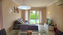 Sala d'estar de Casa o xalet en venda en Oliva amb Aire condicionat, Terrassa i Piscina