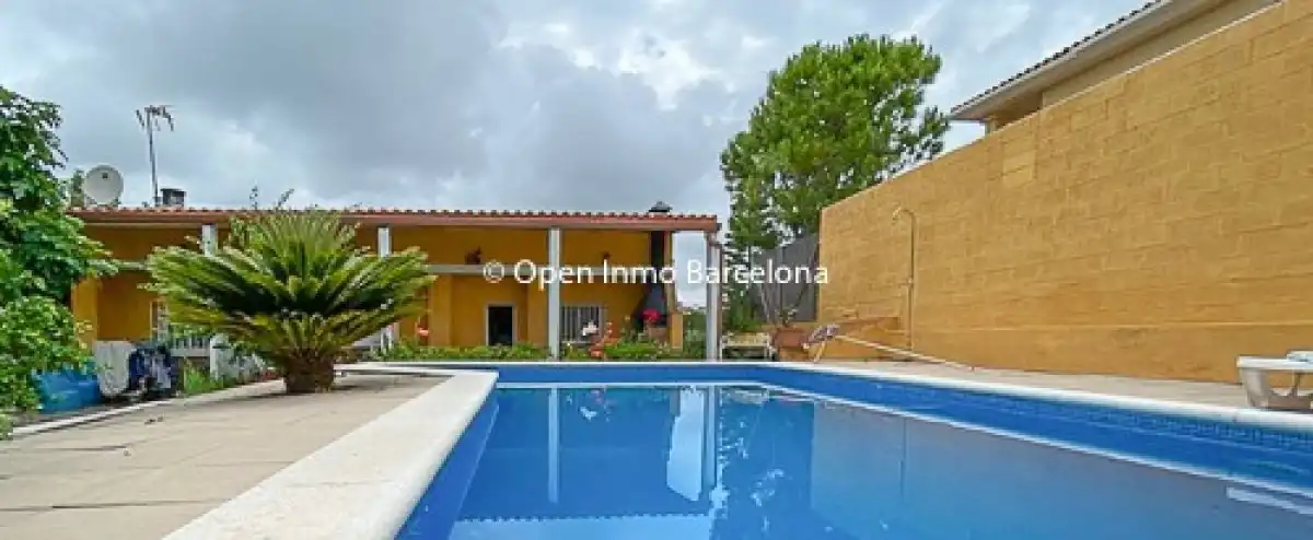 Houses for sale in Avenida MONTSENY, Mas d'En Serra - Els Cards