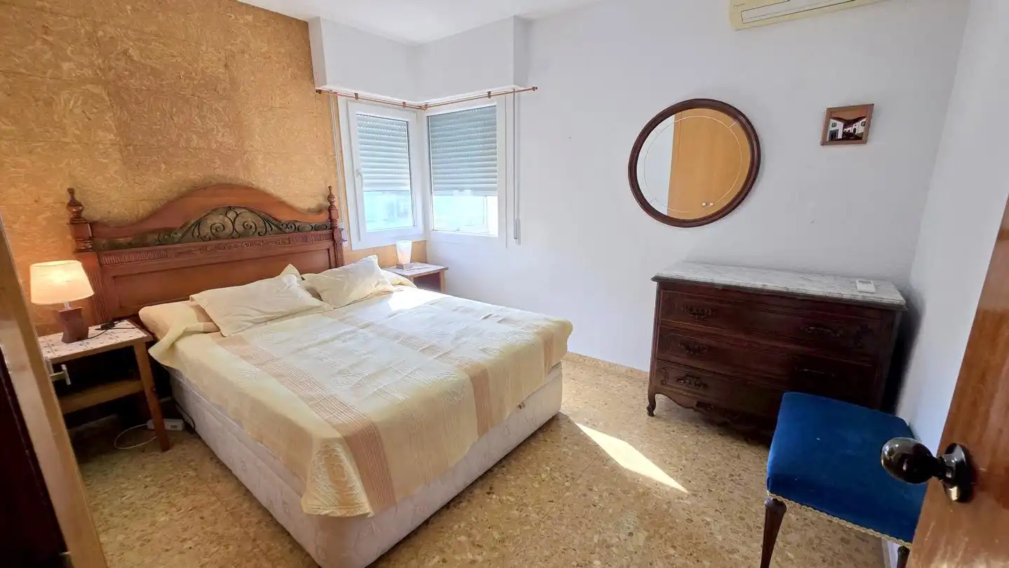 Habitación de Apartamento en venta en Gandia con Aire acondicionado, Terraza y Amueblado