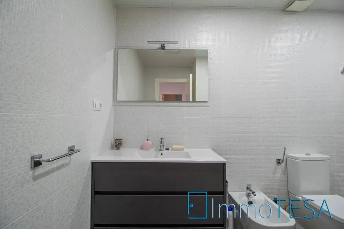 Bathroom of Flat for sale in Barberà del Vallès  with Heating, Parquet flooring and Terrace