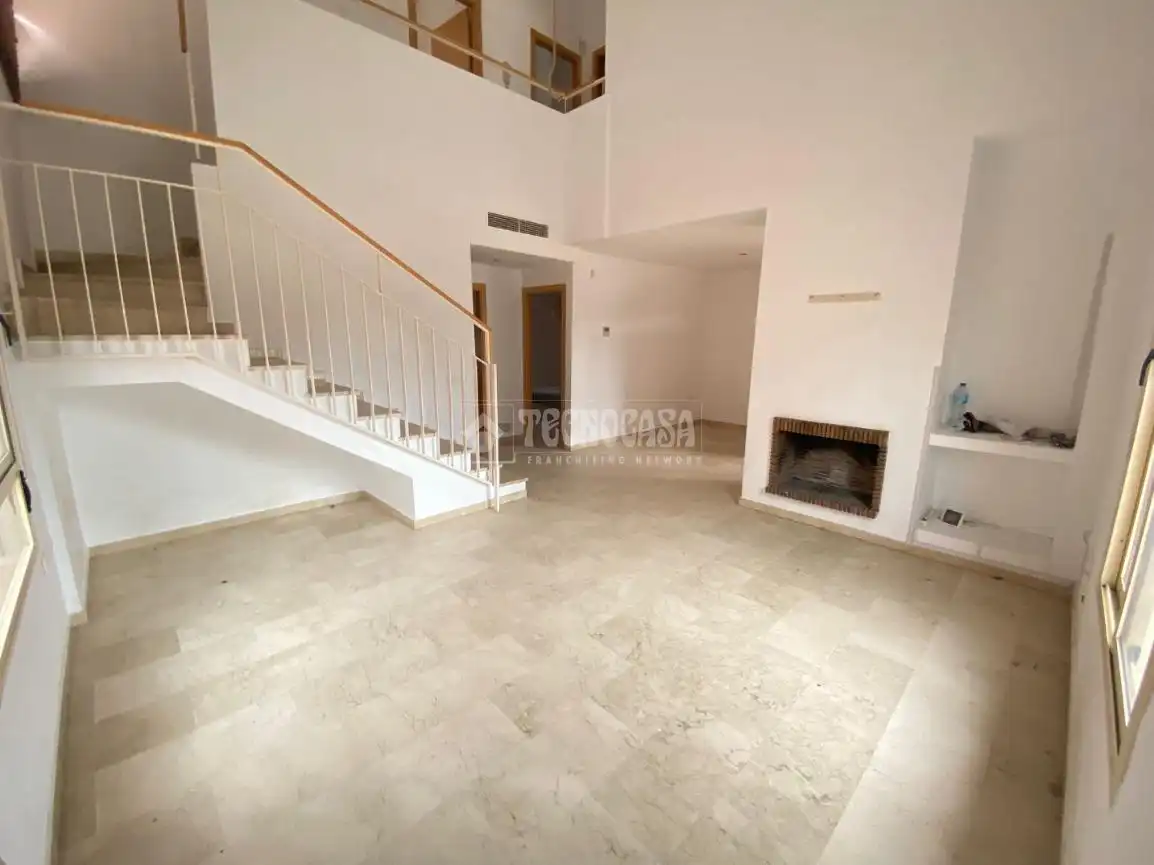 Piso en venta en Sanlúcar la Mayor con Aire acondicionado y Amueblado