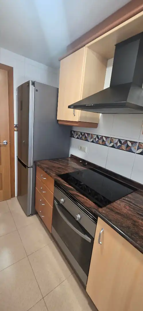 Cuina de Pis de lloguer en Mislata amb Aire condicionat, Terrassa i Traster