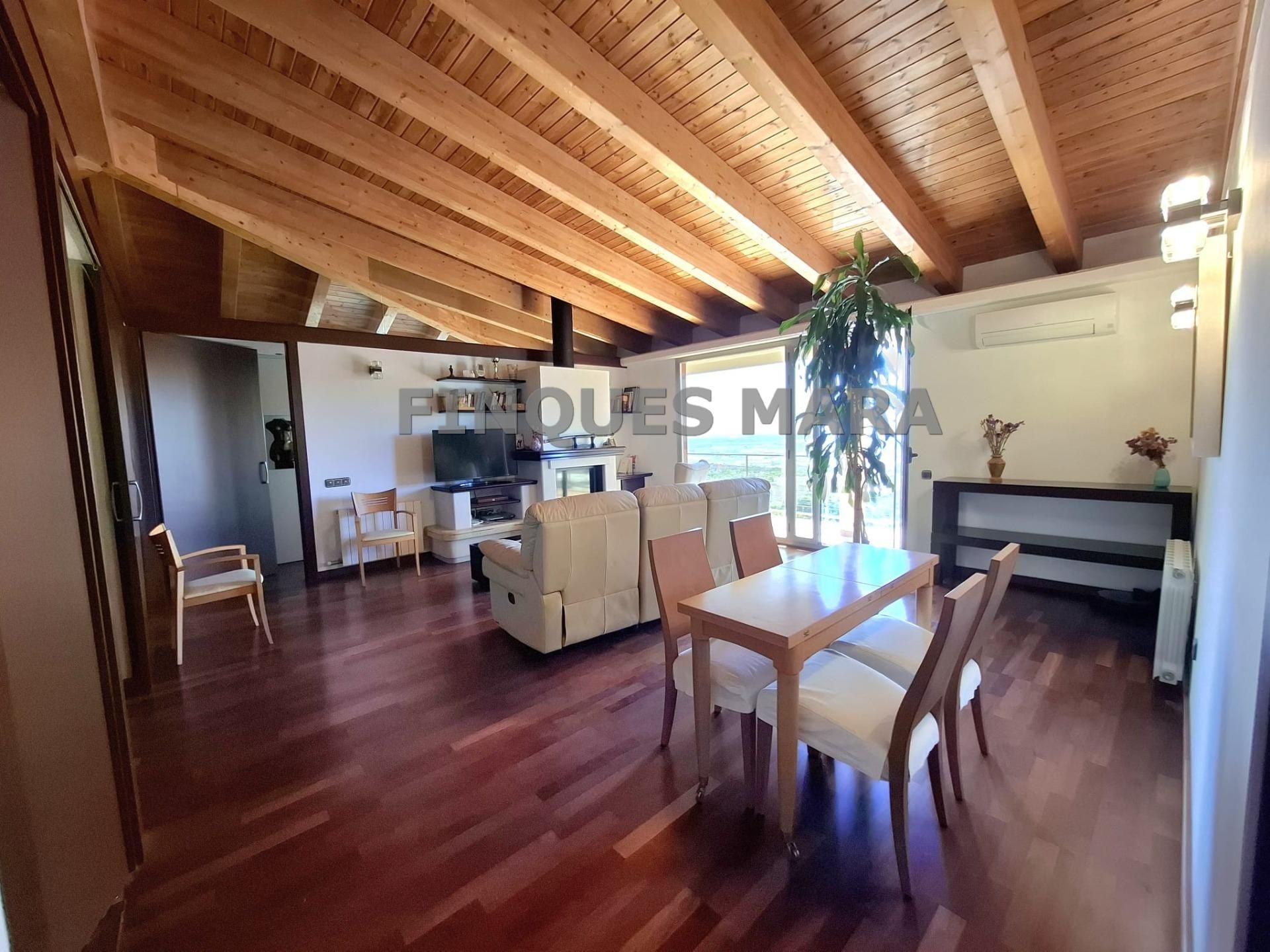 Comedor de Casa o chalet en venta en Sant Boi de Llobregat con Aire acondicionado, Calefacción y Jardín privado