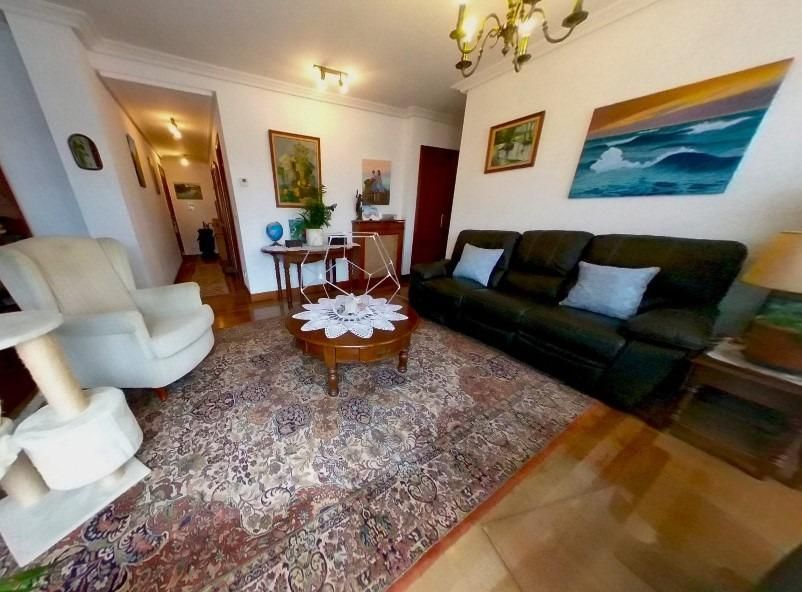 Sala d'estar de Pis en venda en Irun  amb Calefacció, Terrassa i Traster
