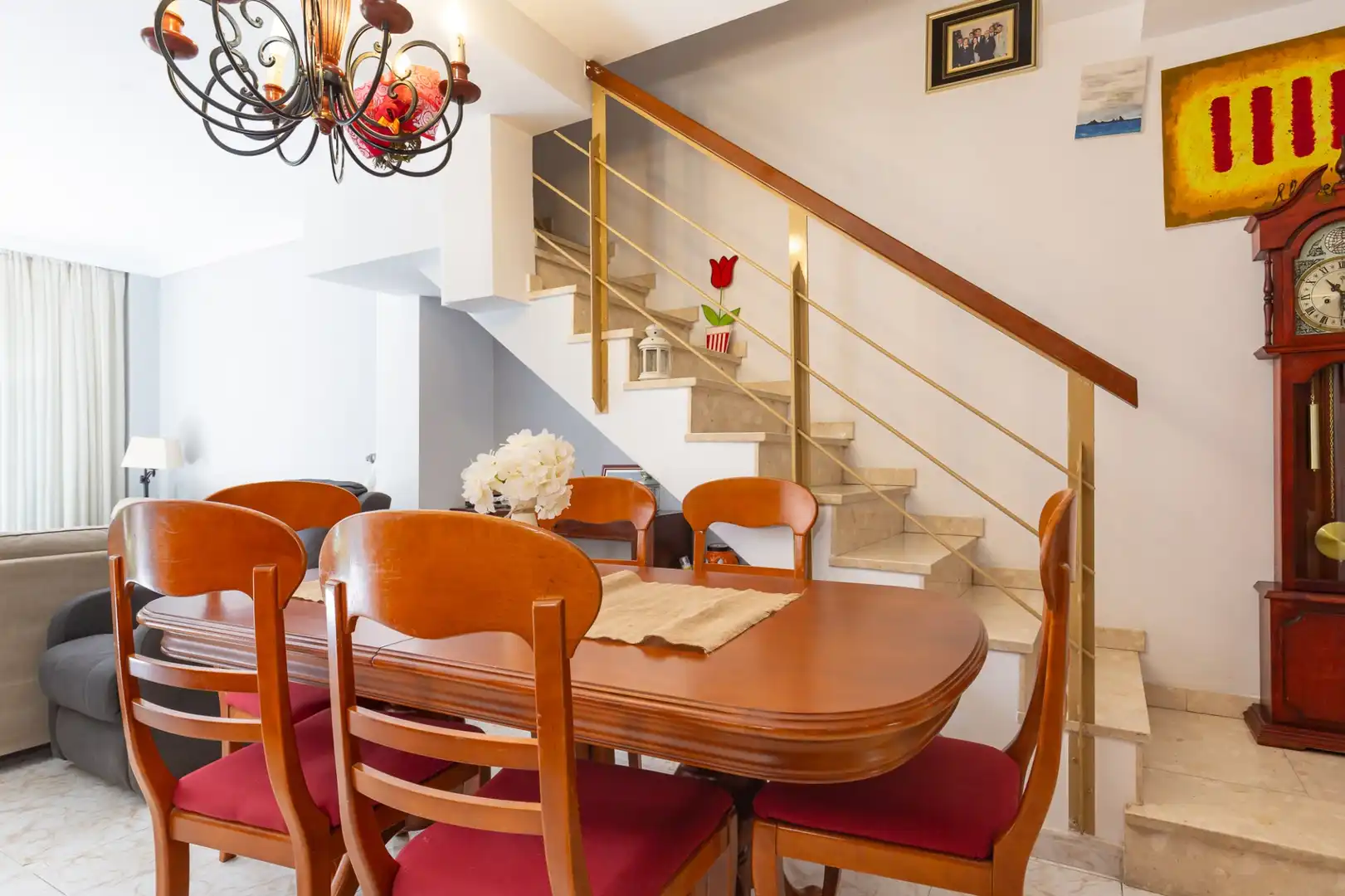 Esszimmer von Erdgeschoss zum Verkauf in Rubí mit Klimaanlage, Heizung und Terrasse