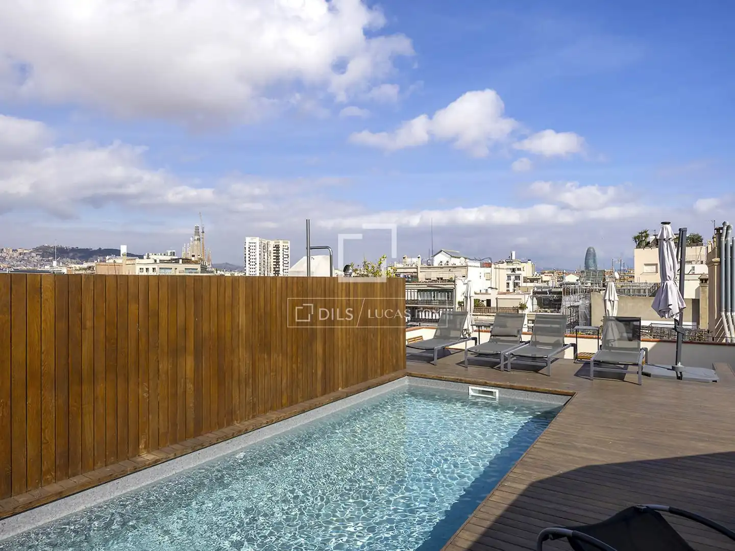 Piscina de Piso en venta en Barcelona con Aire acondicionado, Calefacción y Parquet