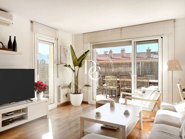 Maisonette mit Pool zum Verkauf in Carrer del Tennis