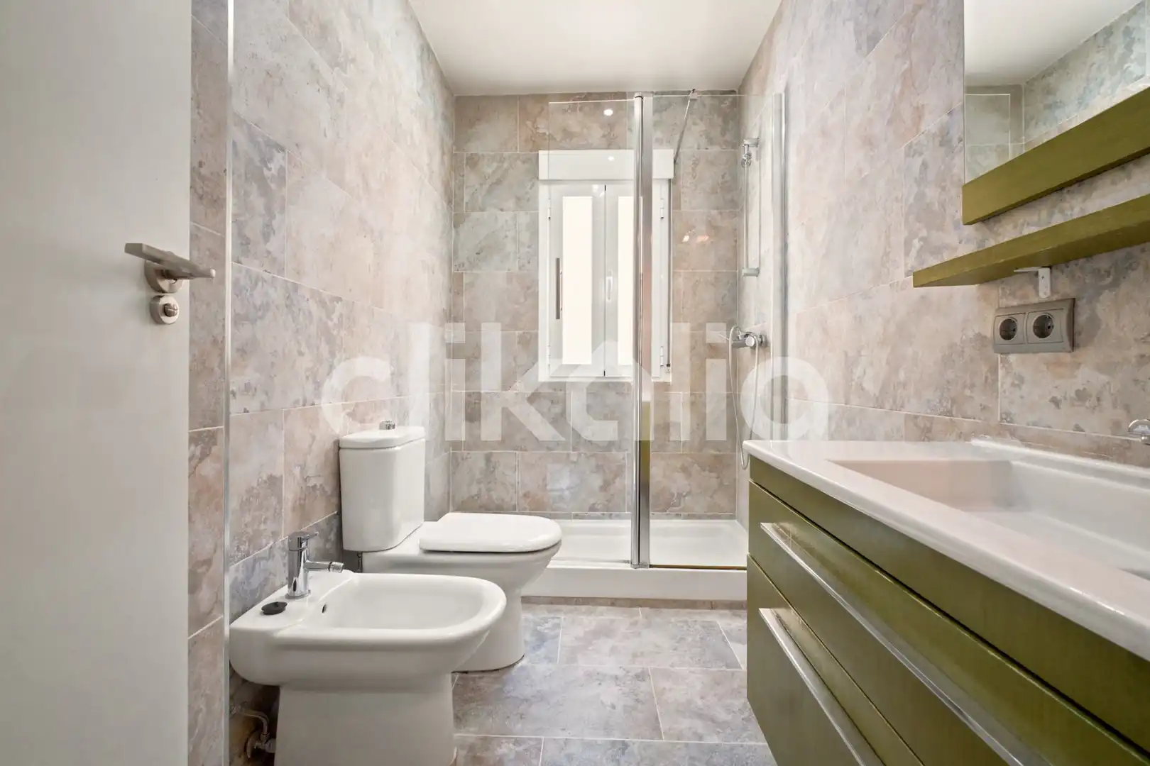 Baño de Piso de alquiler en Madrid con Aire acondicionado, Calefacción y Terraza