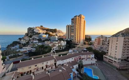 Vista exterior de Pis en venda en Benidorm amb Aire condicionat, Jardí privat i Terrassa