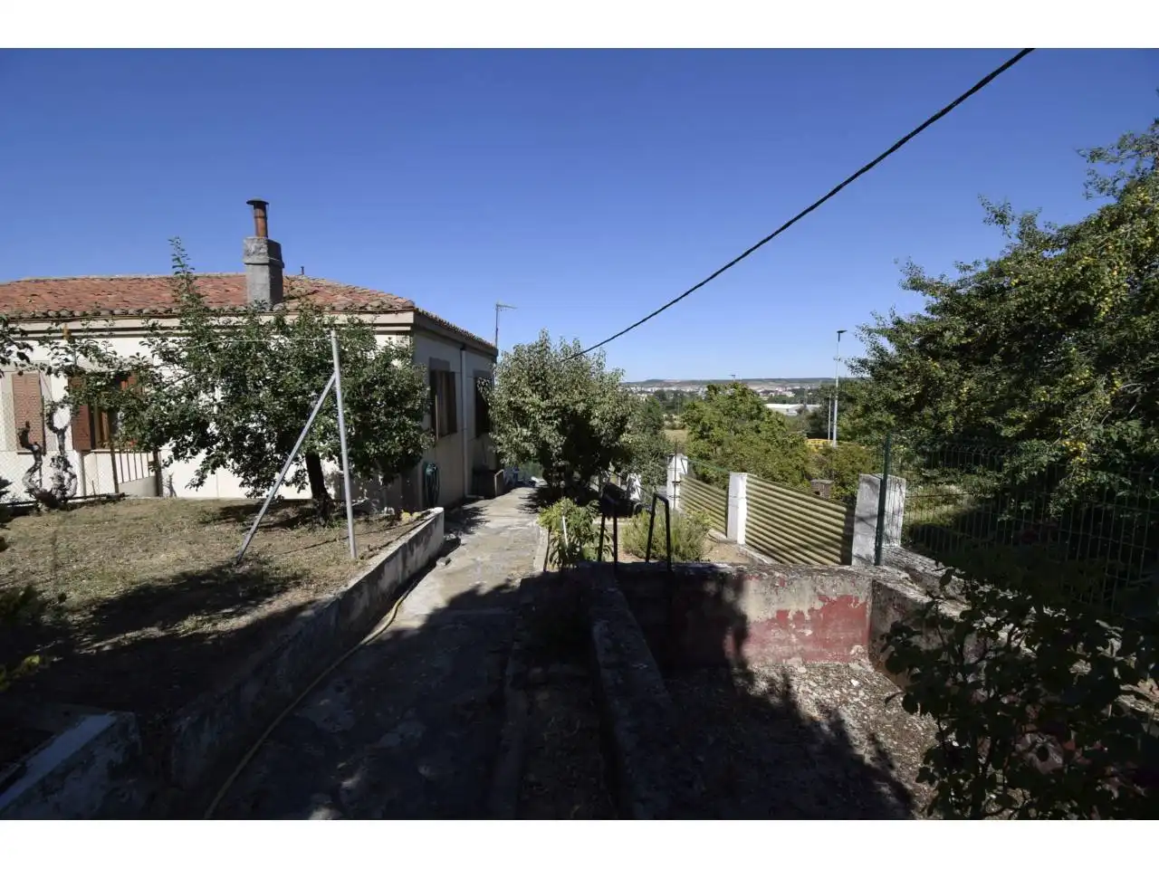 Casa o xalet en venda en León Capital  amb Calefacció, Jardí privat i Parquet
