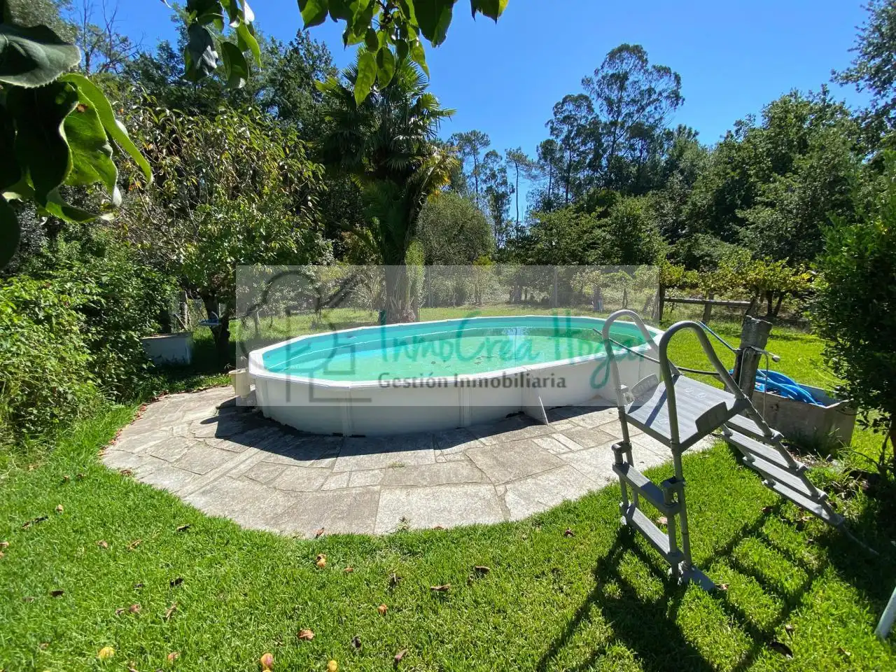 Schwimmbecken von Grundstücke zum Verkauf in Ponteareas