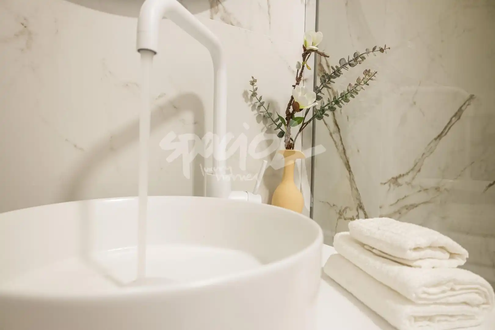Bathroom of Flat for sale in Madrid  with Air Conditioner, Heating and Terrace