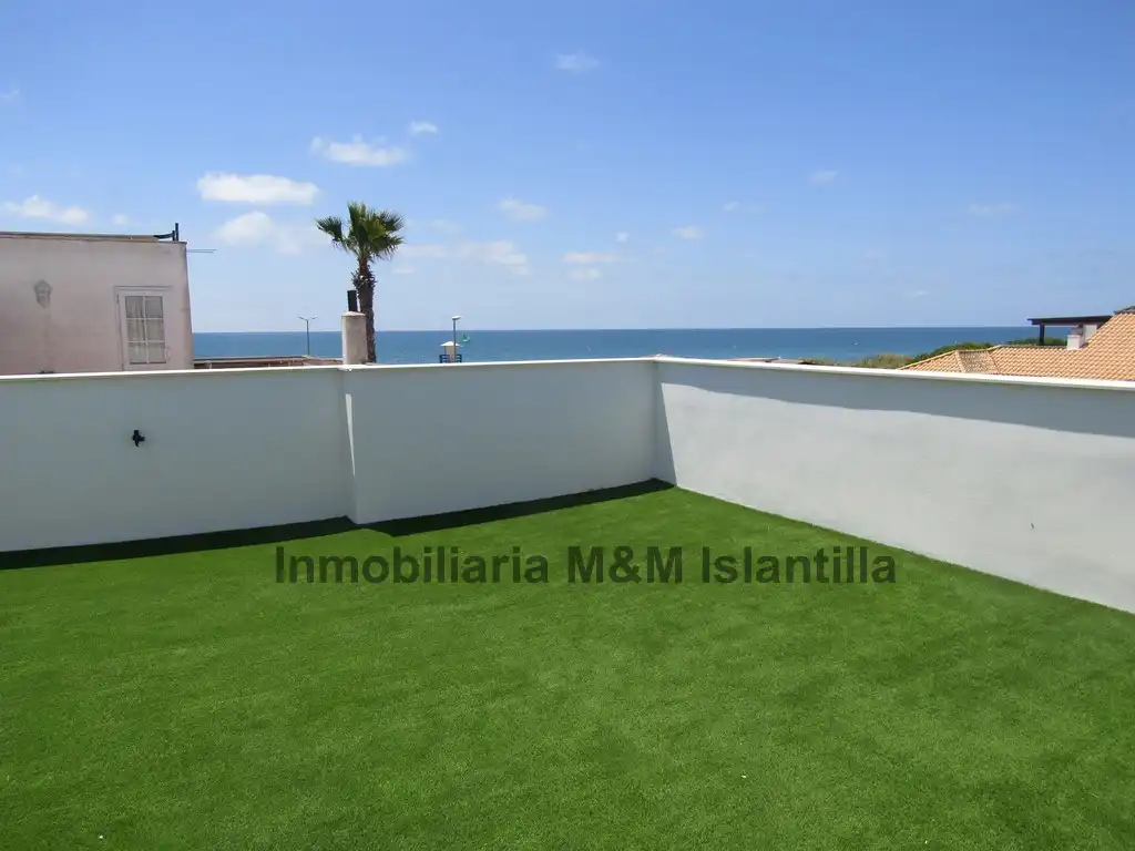 Chalet con terraza en venta en Urbasur