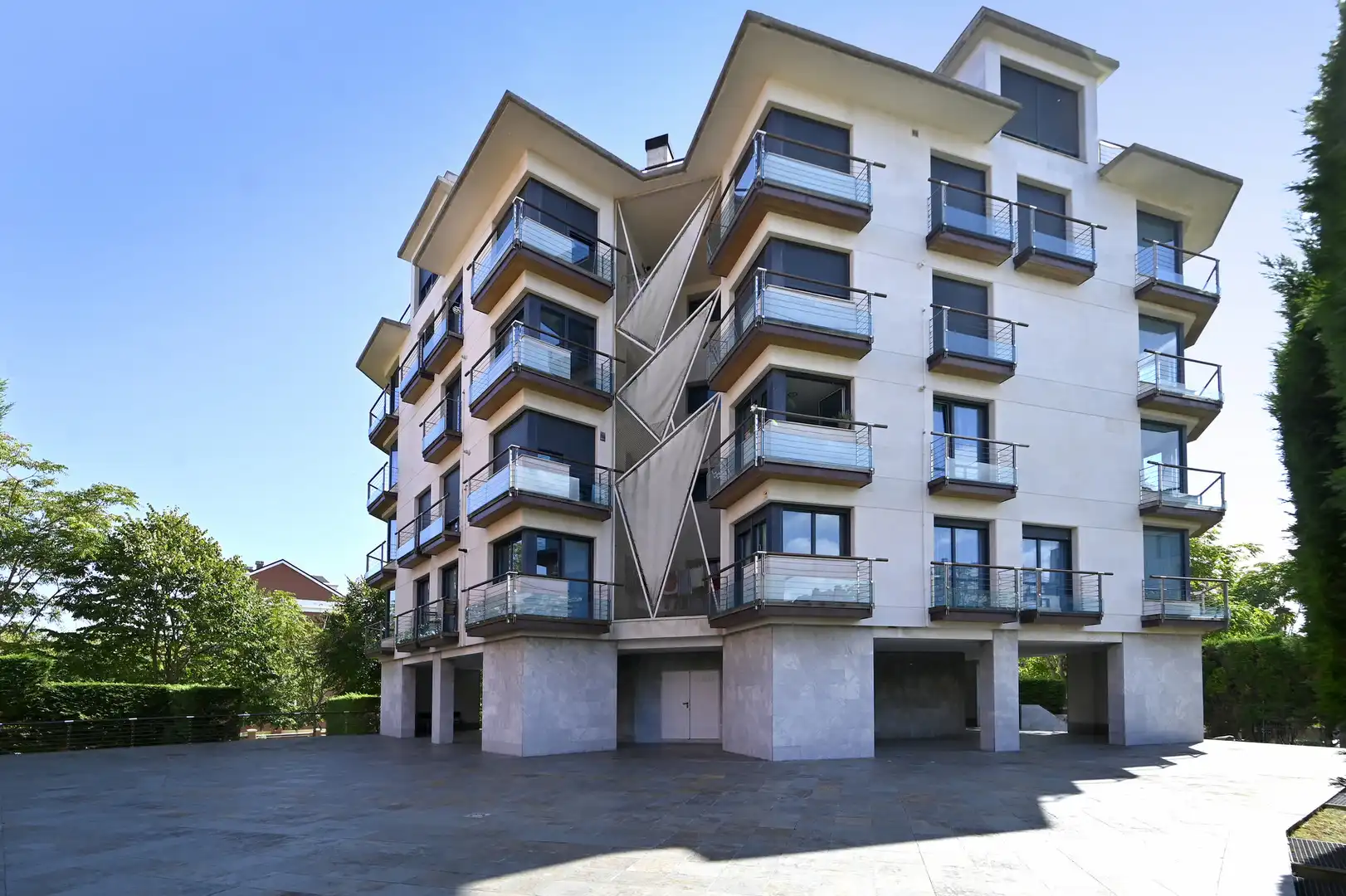 Flat for rent in Avenida Doctor Diego Madrazo, Valdenoja
