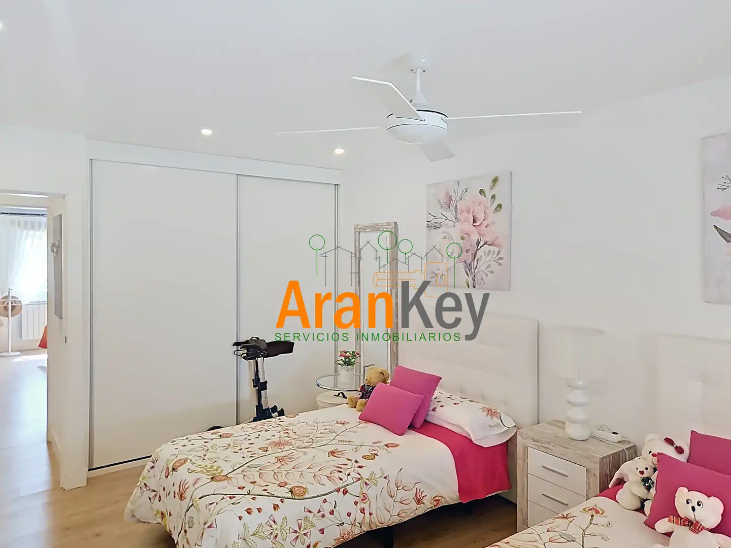 Bedroom of Houses for sale in Colmenar de Oreja  with Air Conditioner, Heating and Private garden