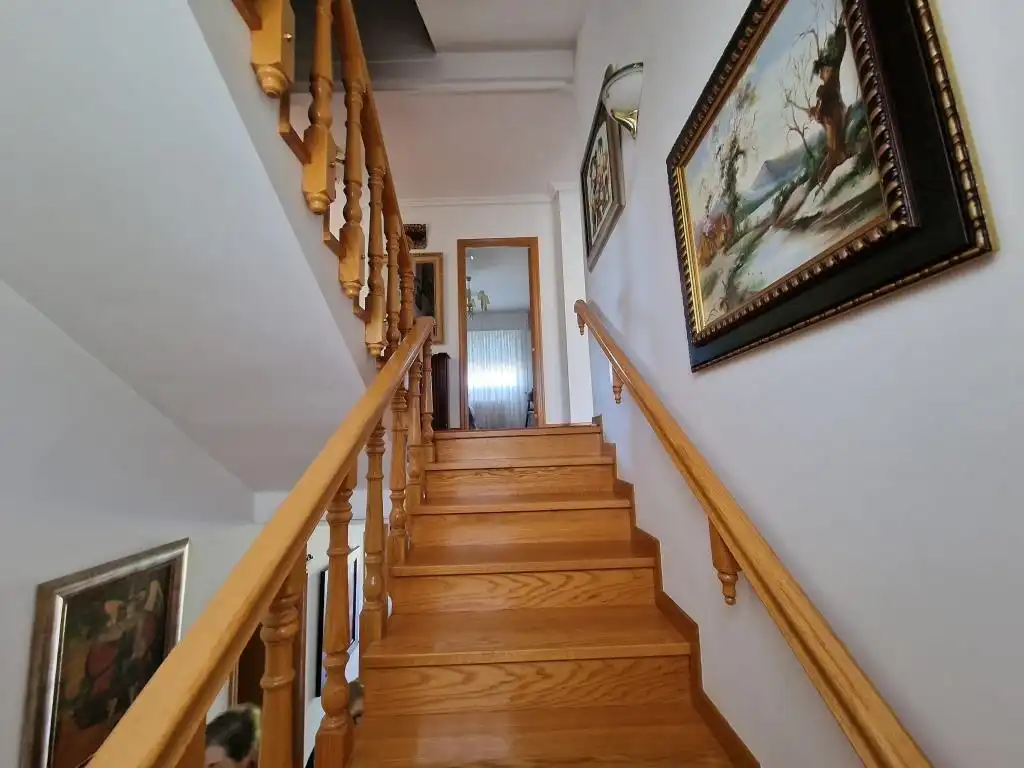 Casa o chalet en venta en Ourense Capital  con Calefacción, Jardín privado y Parquet