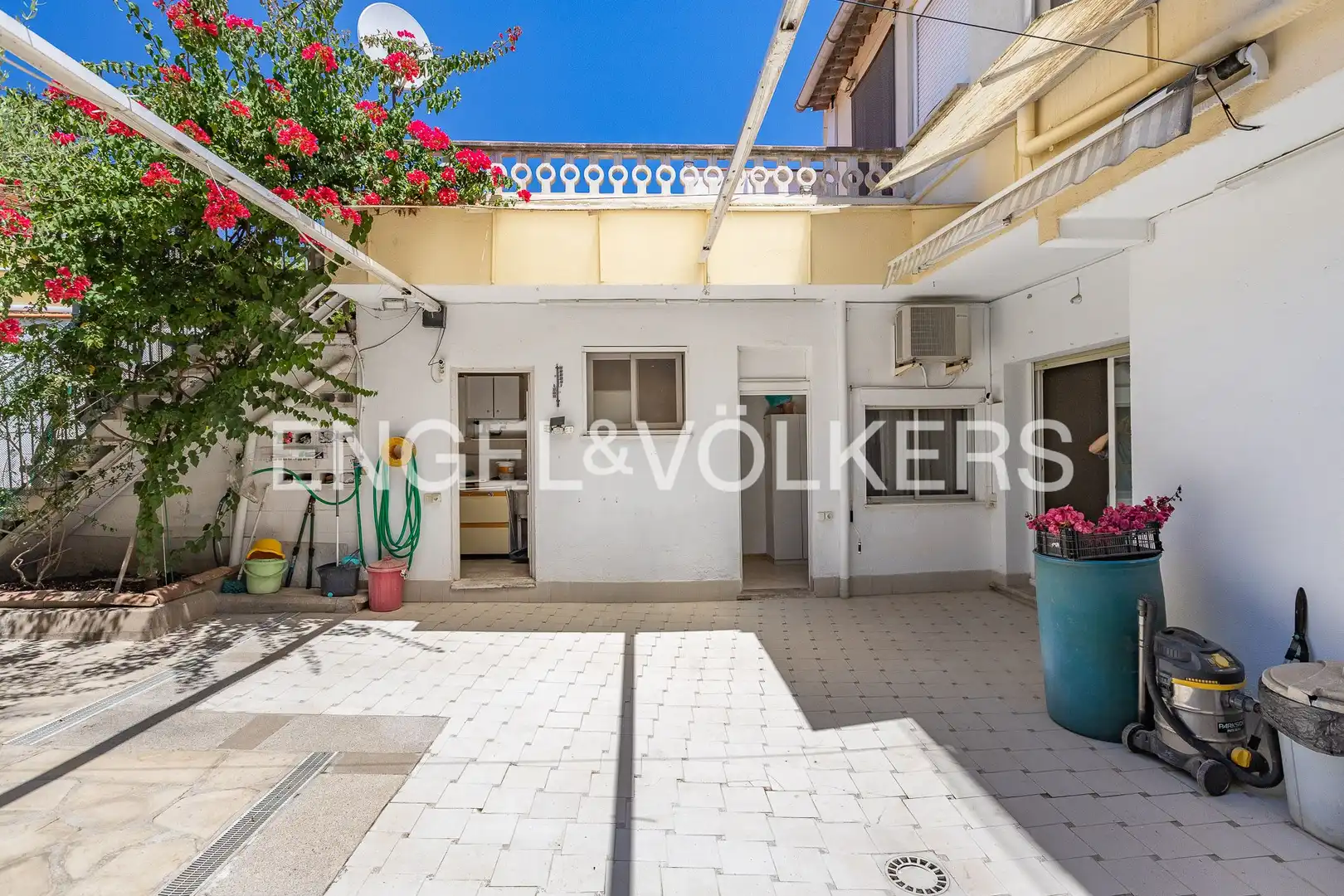 Terraza de Casa adosada en venta en Terrassa con Calefacción, Jardín privado y Terraza