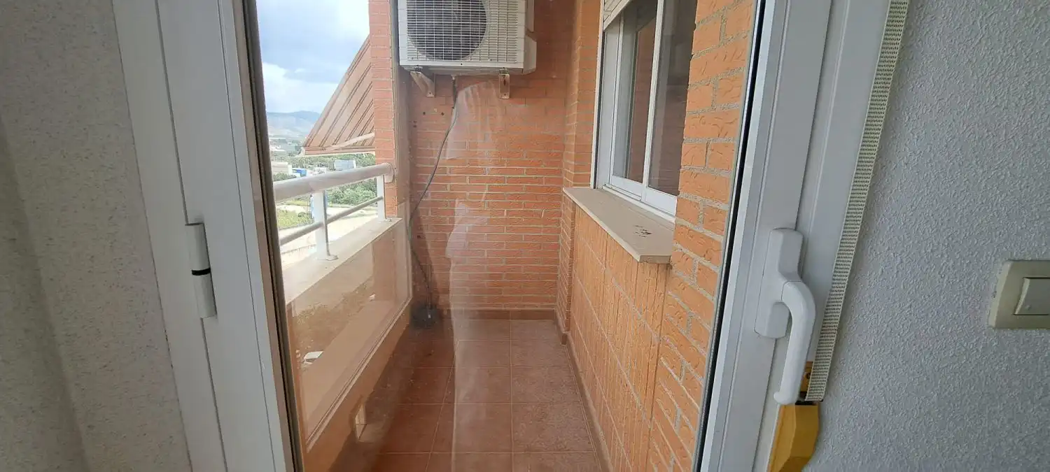 Terraza de Piso en venta en Castellón de la Plana / Castelló de la Plana con Aire acondicionado, Trastero y Balcón