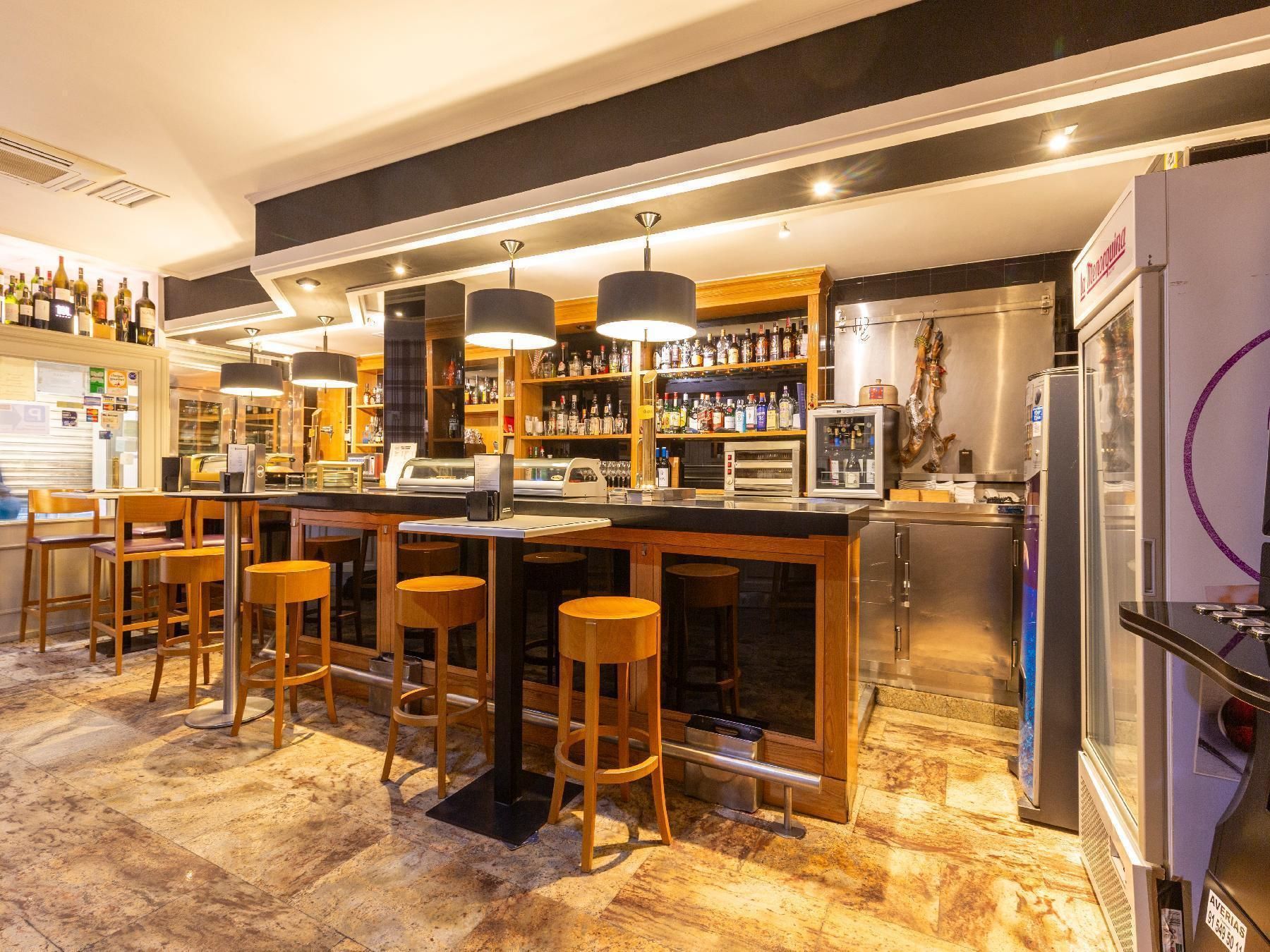 Premises for sale in  Madrid Capital