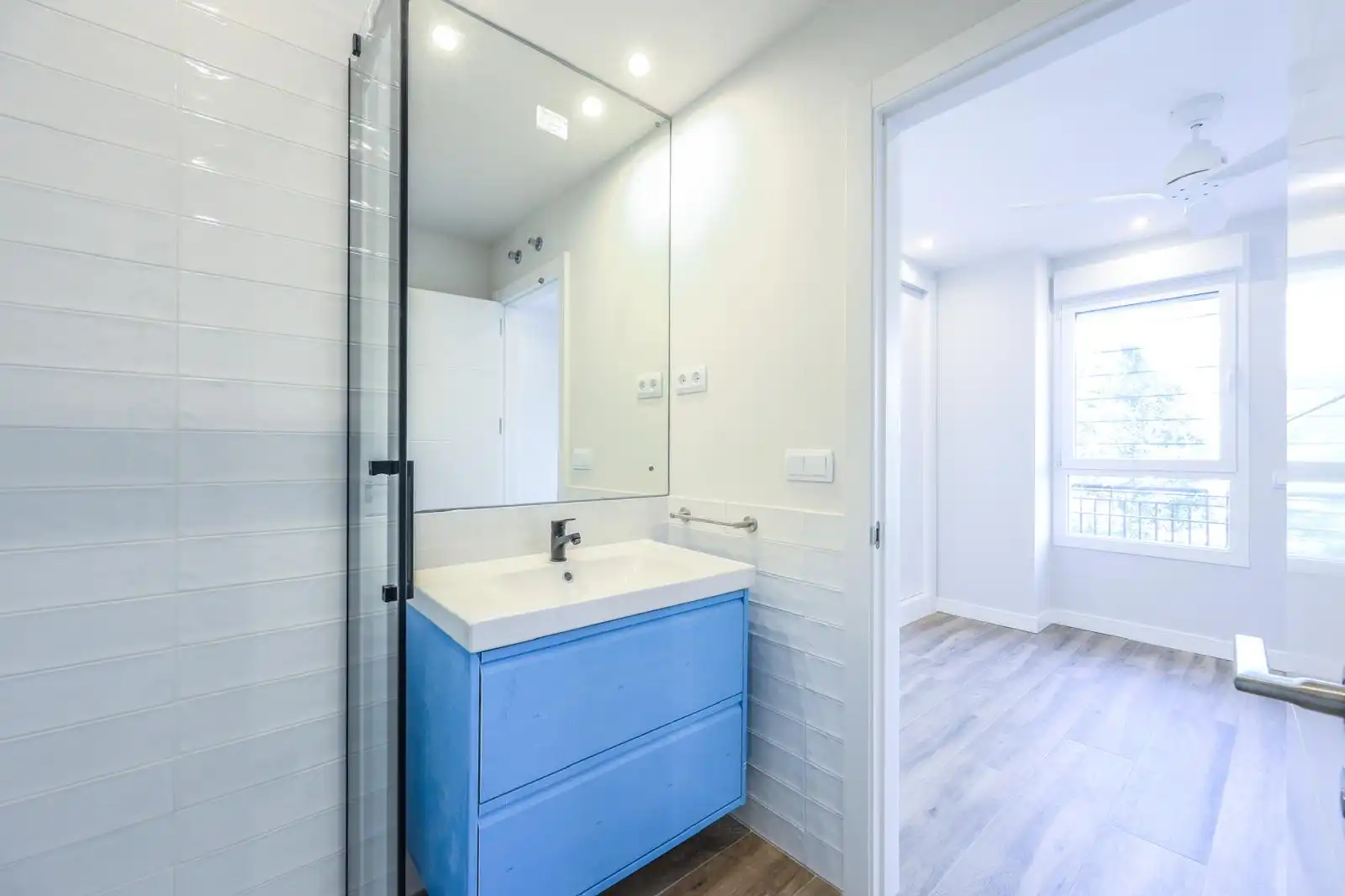Bathroom of Flat for sale in Madrid  with Heating, Oven and Washing machine