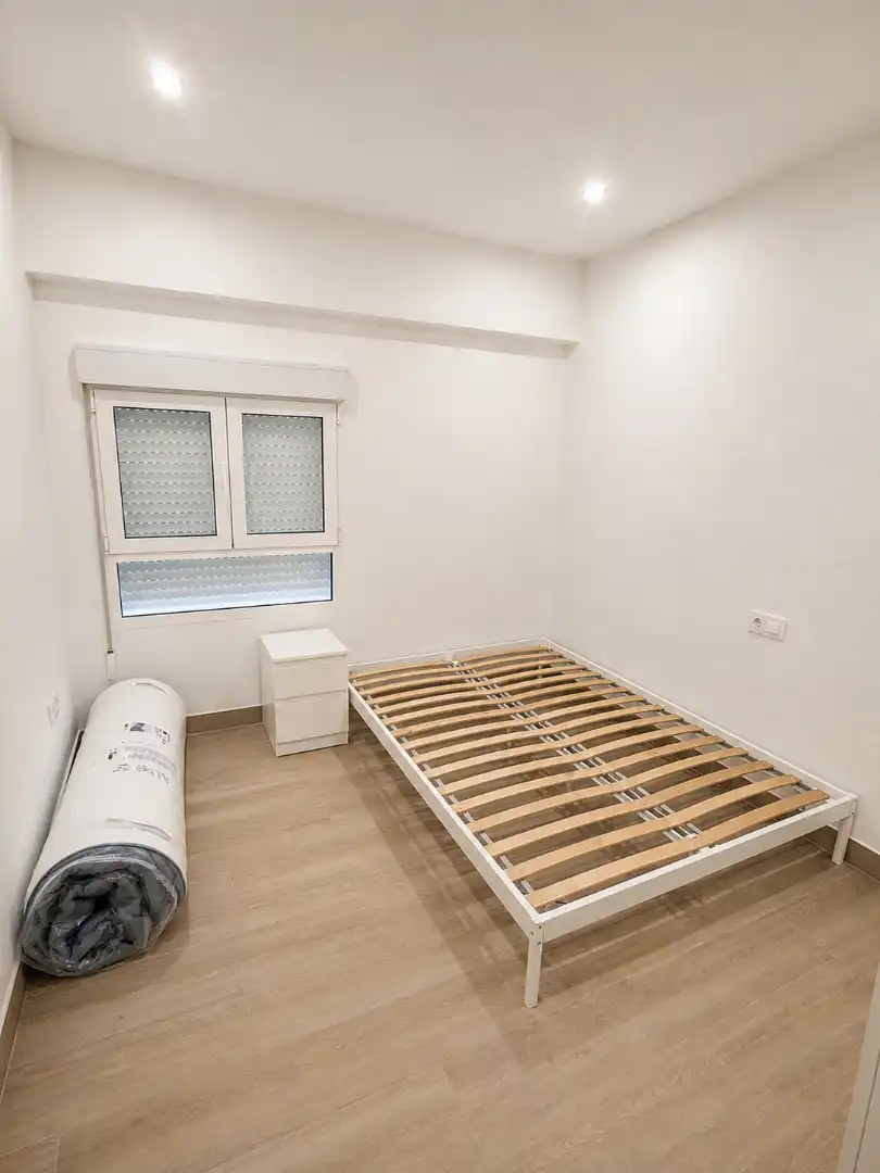 Schlafzimmer von Wohnung zur Miete in Valencia mit Klimaanlage, Terrasse und Möbliert