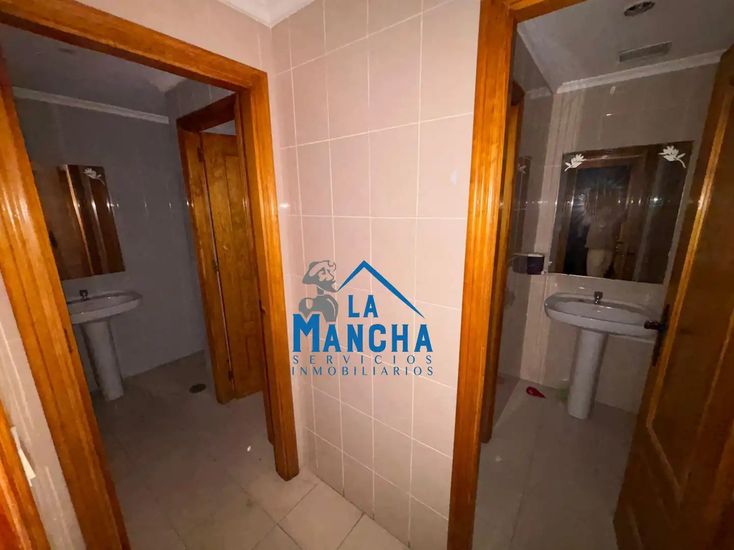Baño de Local de alquiler en Albacete con Aire acondicionado y Amueblado