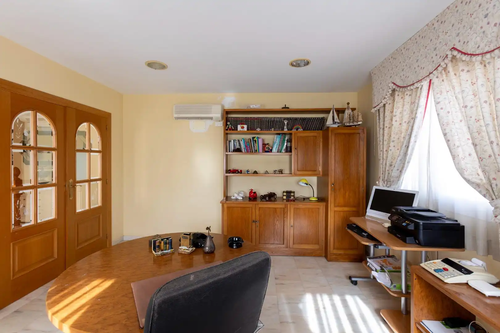 Sala de estar de Casa o chalet en venta en Motril con Calefacción, Jardín privado y Terraza