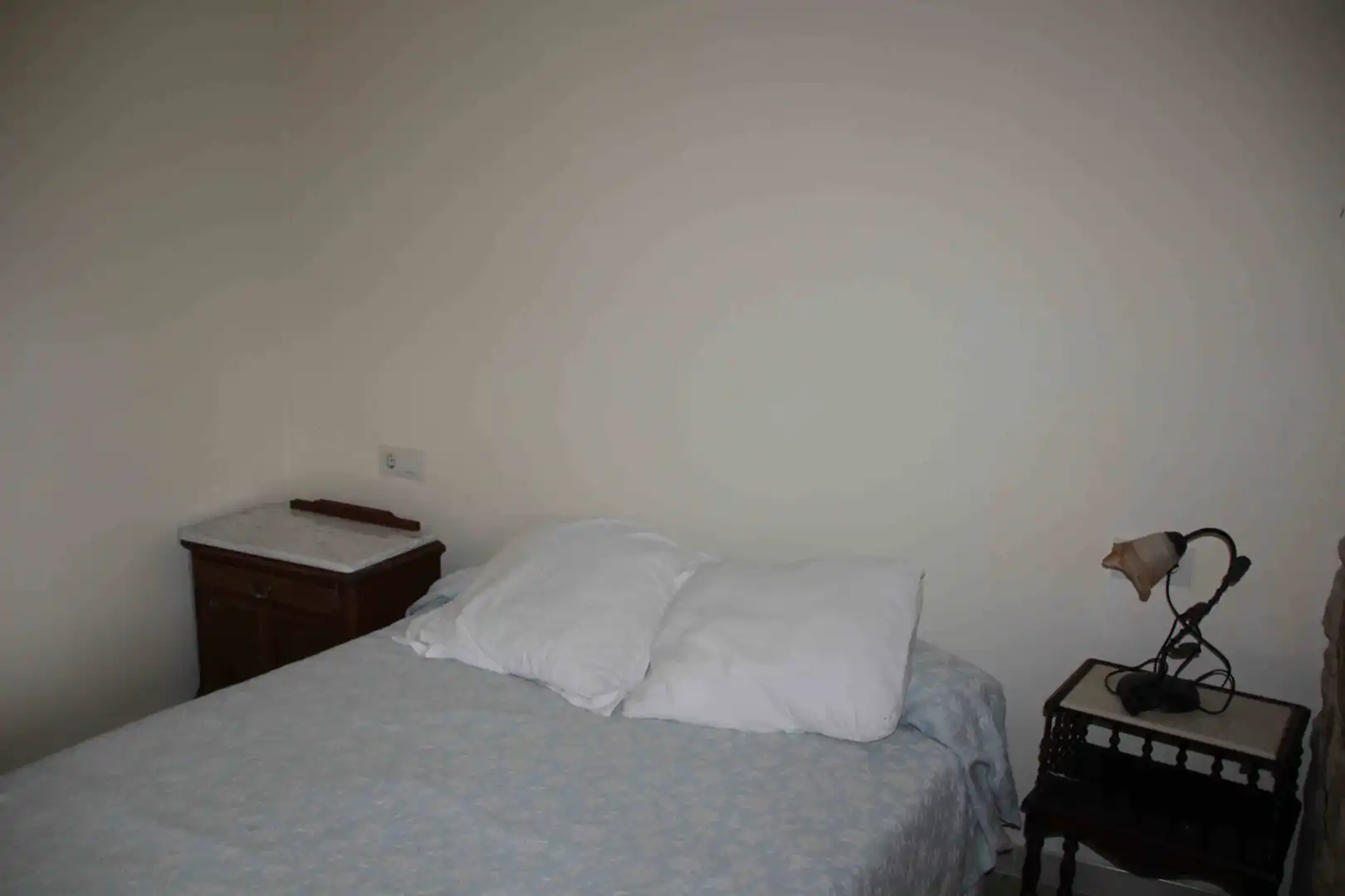 Dormitori de Casa adosada en venda en Padrón amb Jardí privat, Moblat i Forn