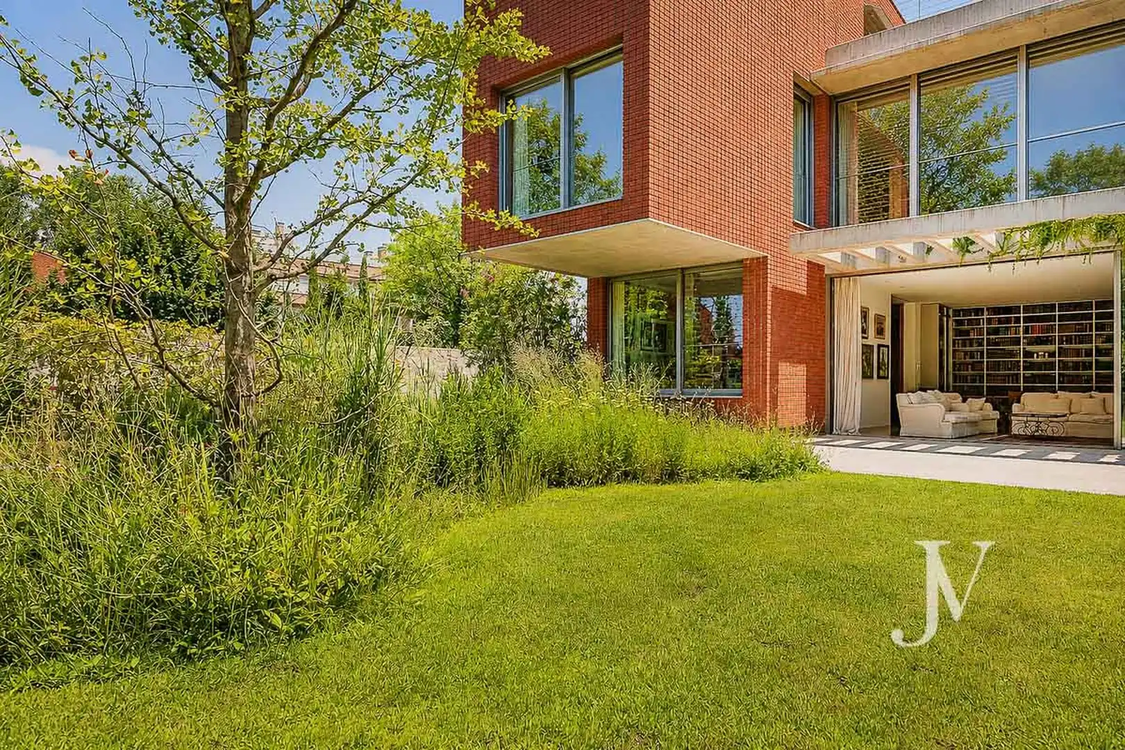 Vista exterior de Casa o chalet en venta en Madrid con Aire acondicionado, Calefacción y Jardín privado