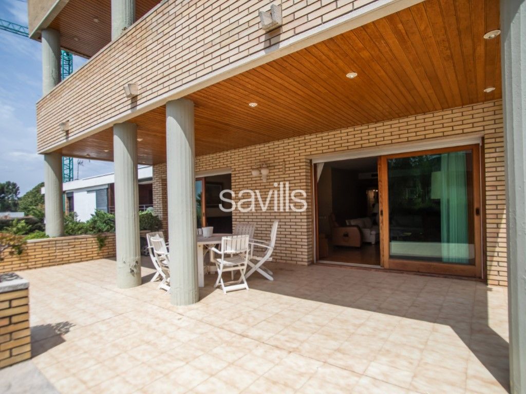 Terrassa de Casa o xalet en venda en Esplugues de Llobregat