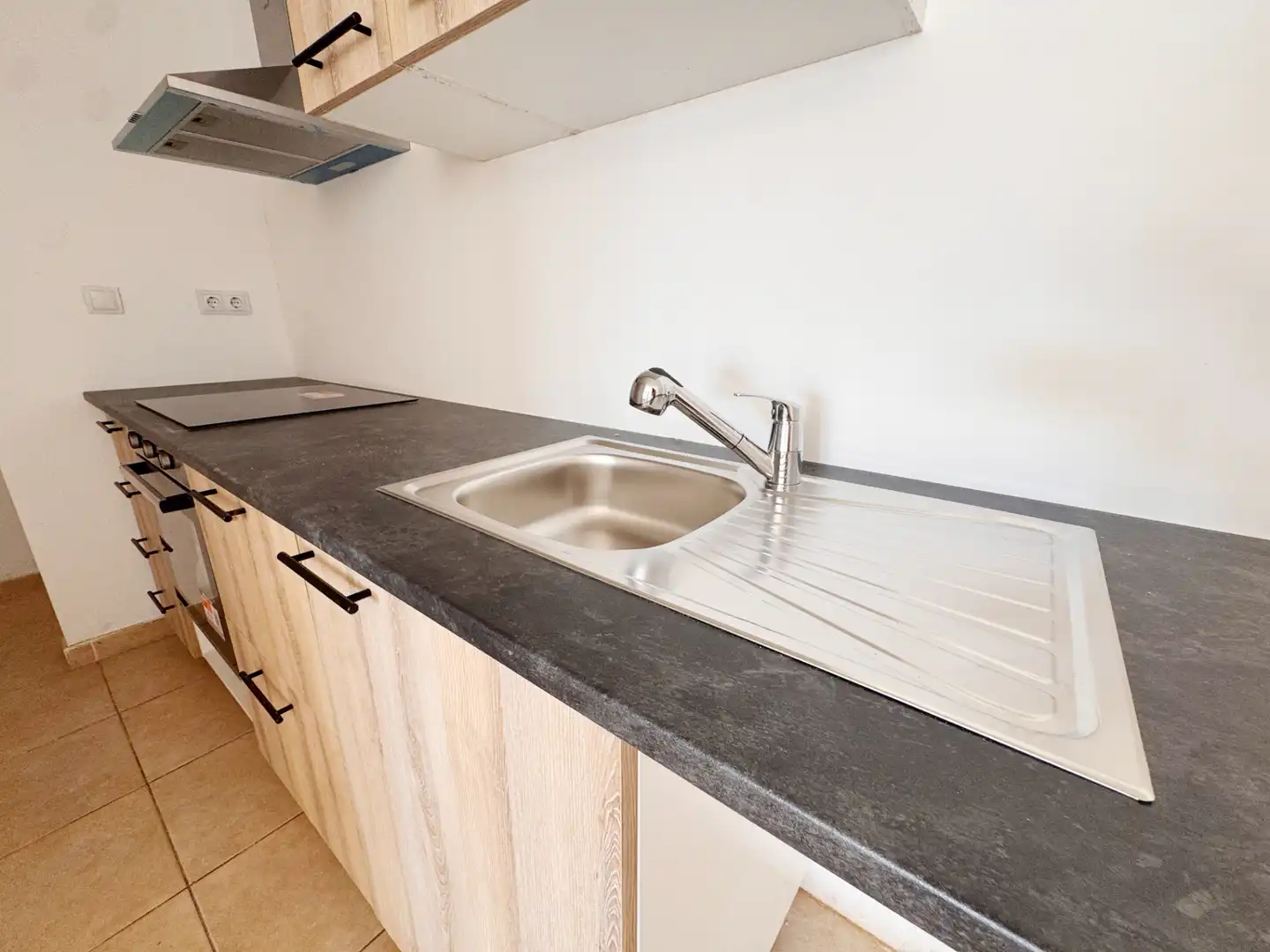 Küche von Wohnung zum Verkauf in Figueres mit Heizung, Privatgarten und Terrasse