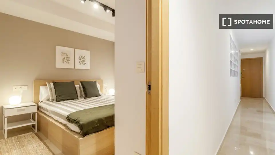 Bedroom of Flat for rent in Valencia  with Air Conditioner, Heating and Furnished