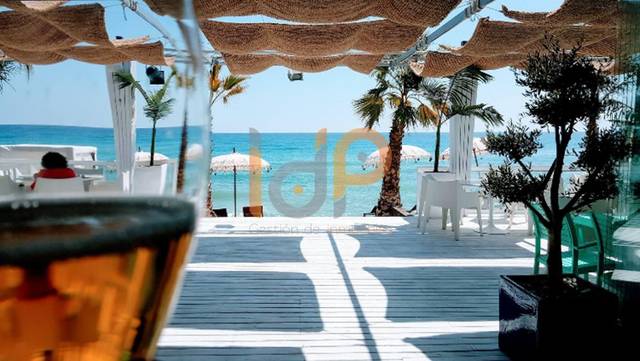 Local comercial en Alquiler en PASEO DEL MEDITERRANEO en El Palmeral