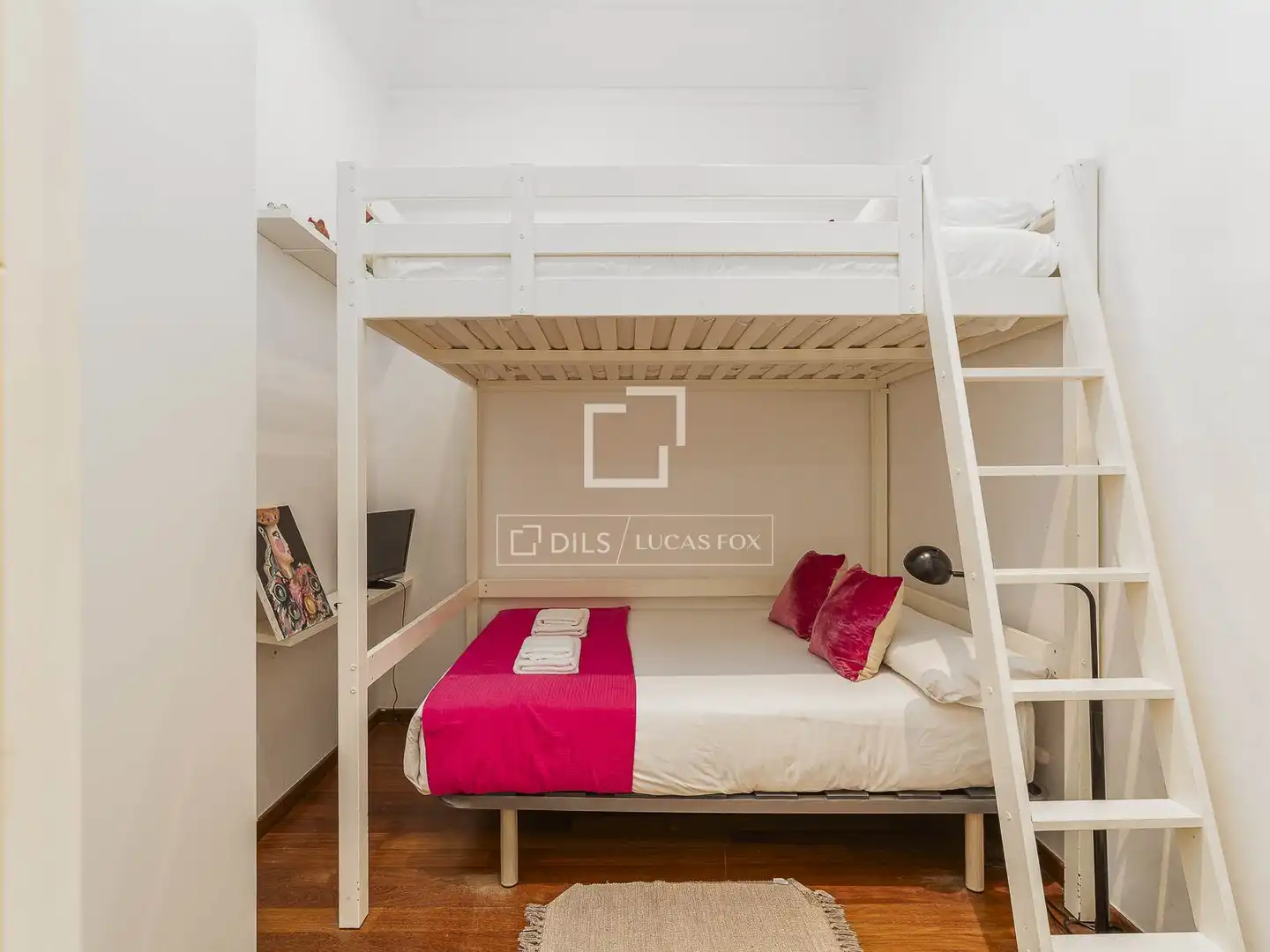 Schlafzimmer von Wohnung zum Verkauf in Barcelona mit Klimaanlage, Heizung und Balkon