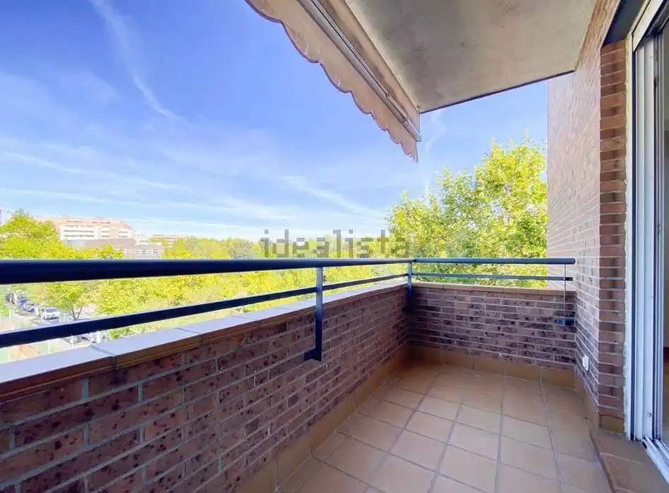 Vista exterior de Pis en venda en San Sebastián de los Reyes amb Aire condicionat, Calefacció i Parquet