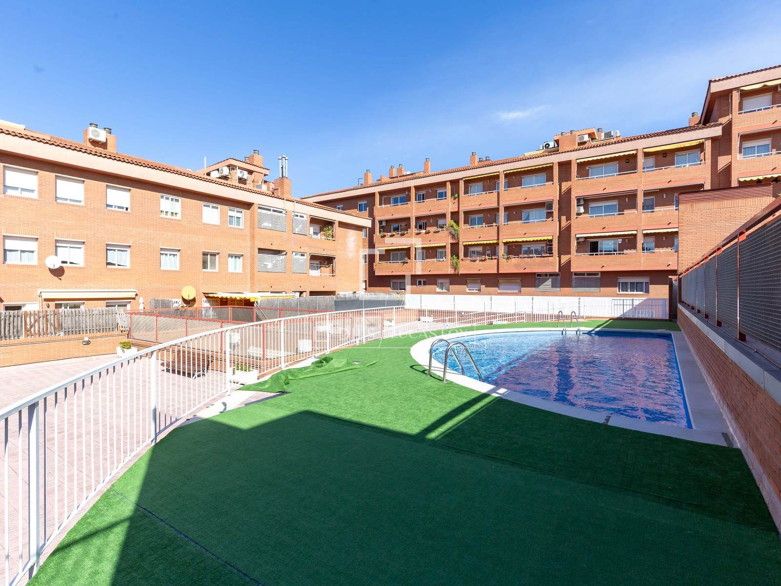 Swimming pool of Flat for sale in Sant Joan Despí  with Air Conditioner and Terrace
