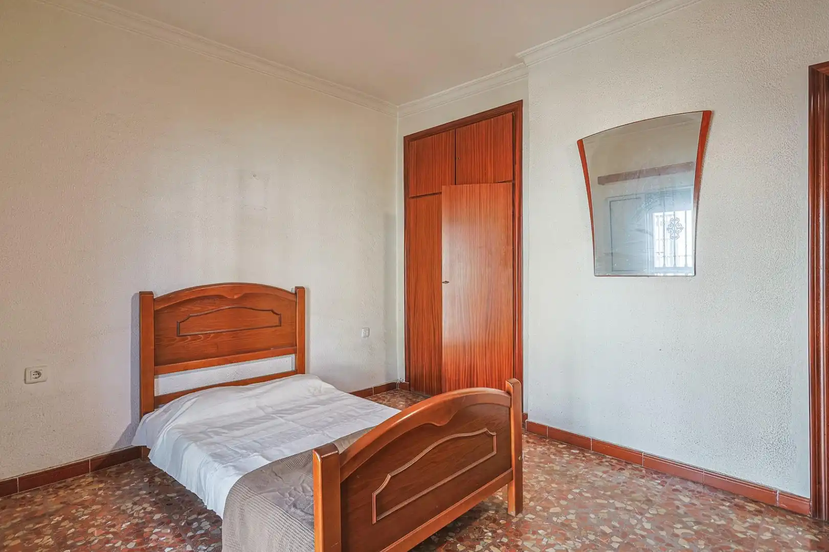 Dormitori de Casa o xalet en venda en Sevilla amb Moblat i Balcó