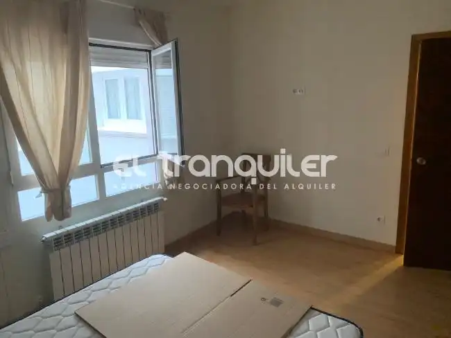 Schlafzimmer von Wohnung zur Miete in Madrid mit Terrasse, Möbliert und Waschmaschine