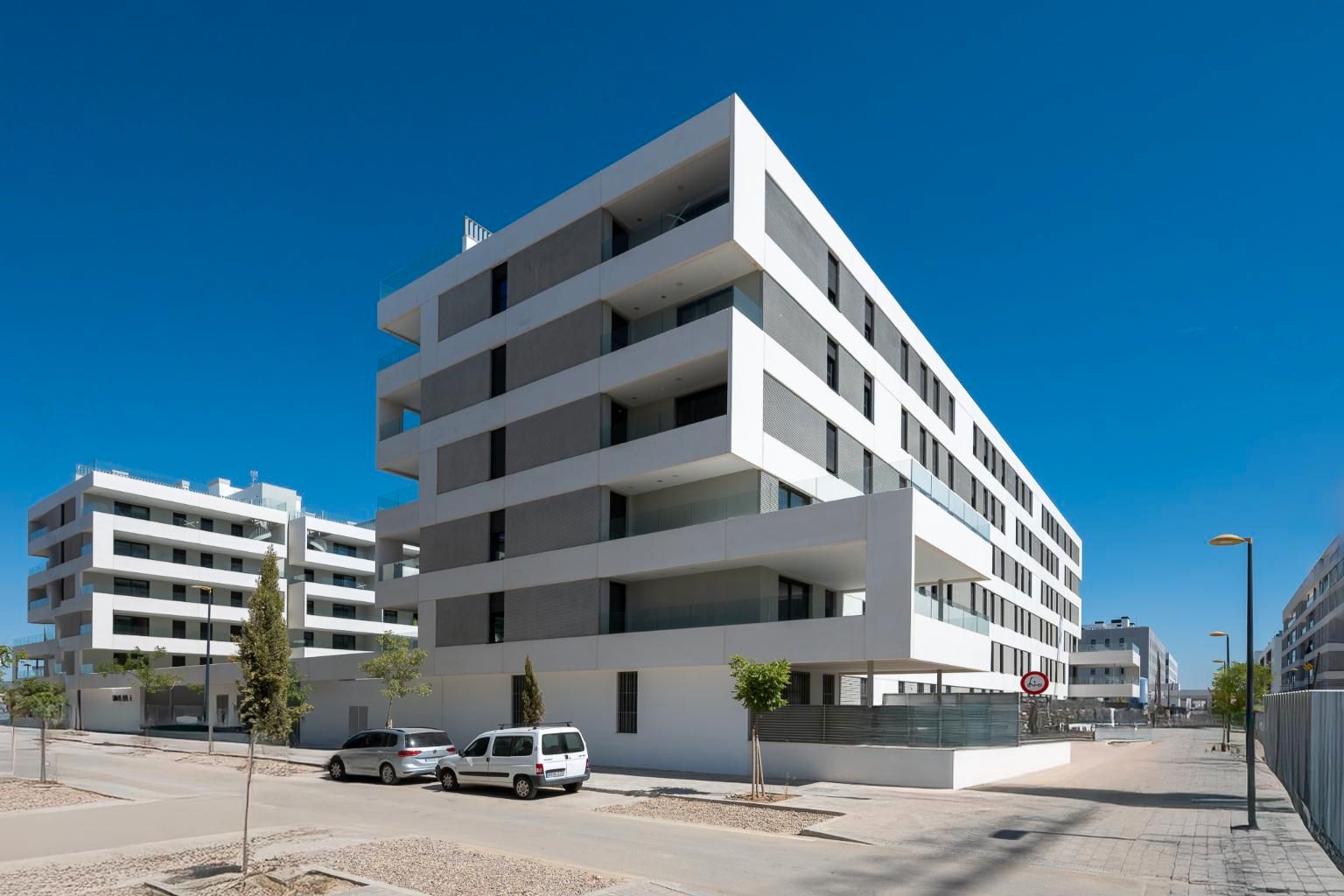 Vista exterior de Ático en venta en  Sevilla Capital con Aire acondicionado, Calefacción y Jardín privado