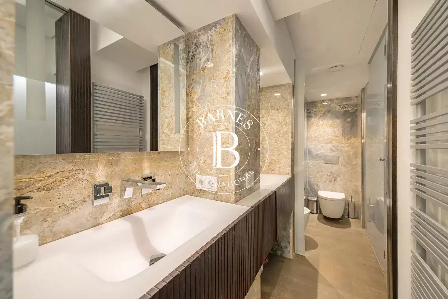 Bathroom of Flat for rent in Madrid  with Air Conditioner, Heating and Swimming Pool