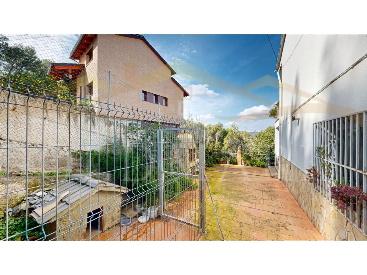 Jardí de Casa o xalet en venda en Corbera de Llobregat amb Aire condicionat, Calefacció i Jardí privat
