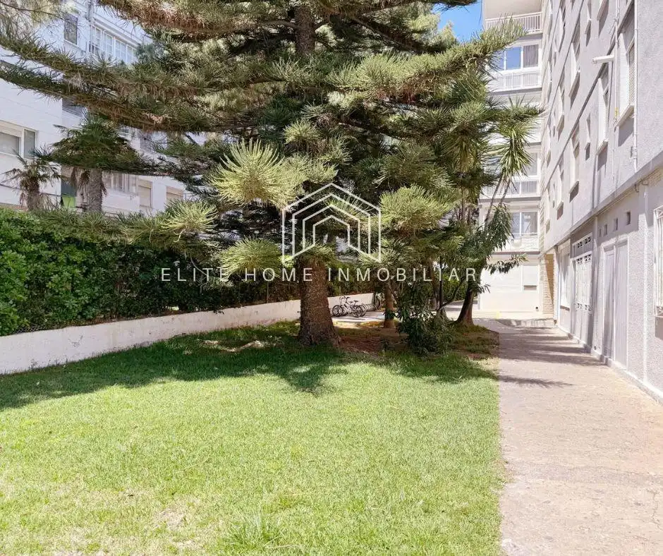 Vista exterior de Apartament en venda en Benicasim / Benicàssim amb Jardí privat, Terrassa i Moblat