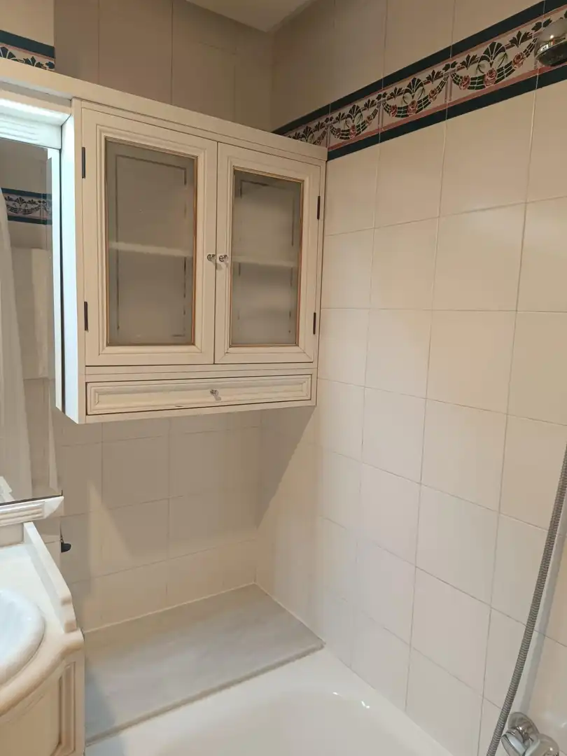 Bathroom of Flat for rent in Elche / Elx  with Parquet flooring and Furnished