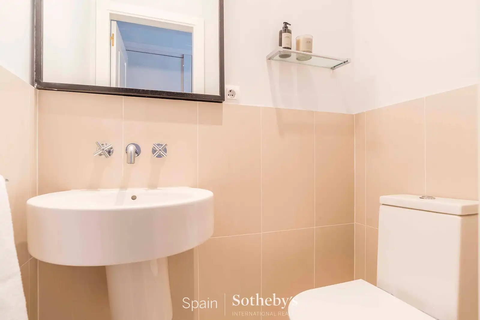 Baño de Apartamento en venta en Madrid con Aire acondicionado, Calefacción y Trastero