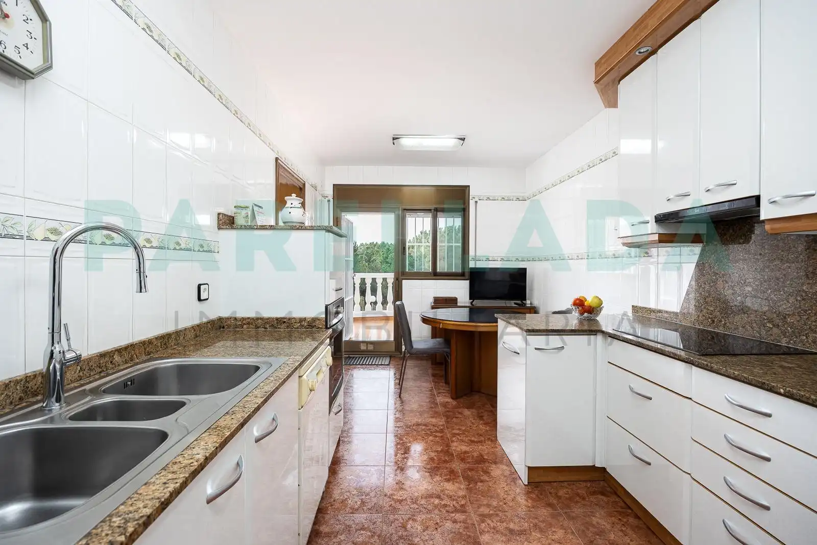 Cocina de Casa o chalet en venta en Badalona con Aire acondicionado, Calefacción y Jardín privado