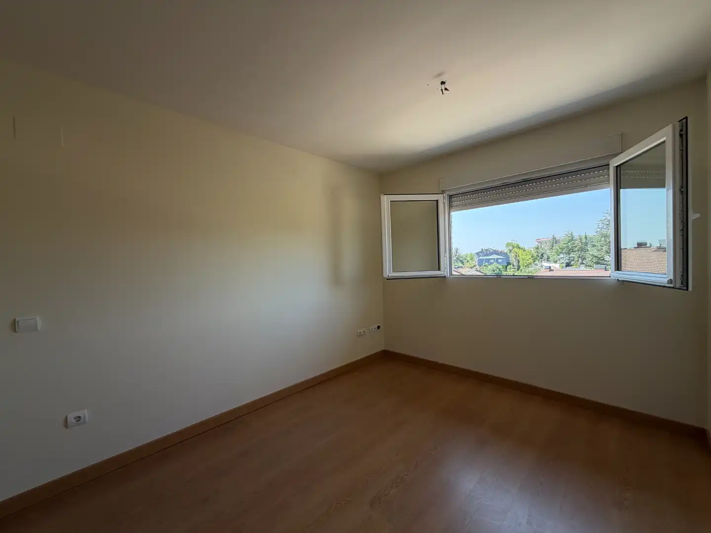 Habitación de Casa o chalet en venta en Colmenar Viejo con Calefacción, Jardín privado y Terraza