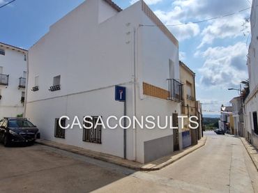 Casa con balcone in vendita a Vall d'Alba