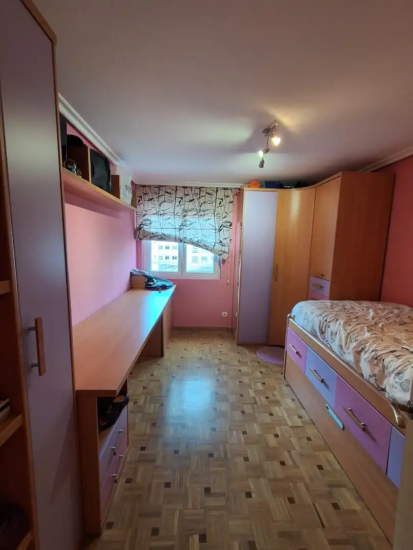 Habitación de Piso en venta en Avilés con Calefacción, Parquet y Trastero