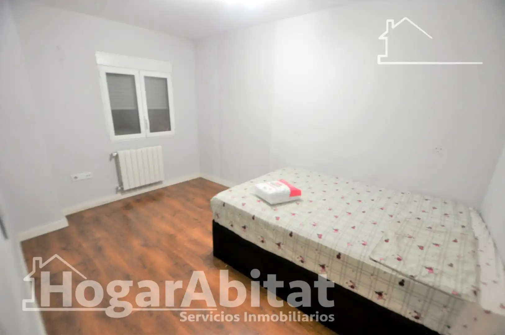 Bedroom of Flat for sale in Valencia  with Air Conditioner, Heating and Parquet flooring