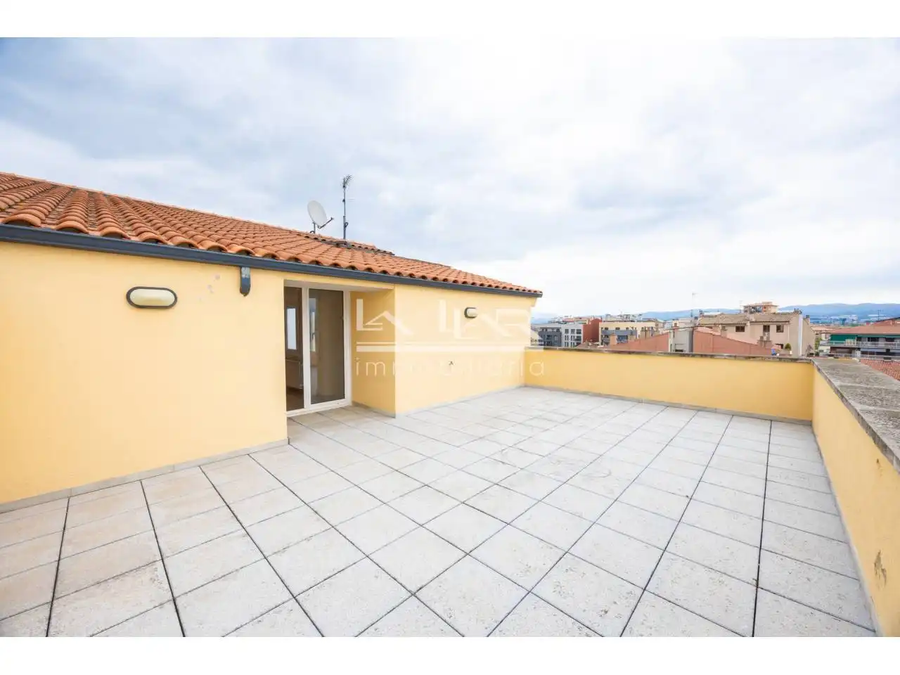 Terraza de Ático en venta en Vic con Calefacción, Terraza y Trastero